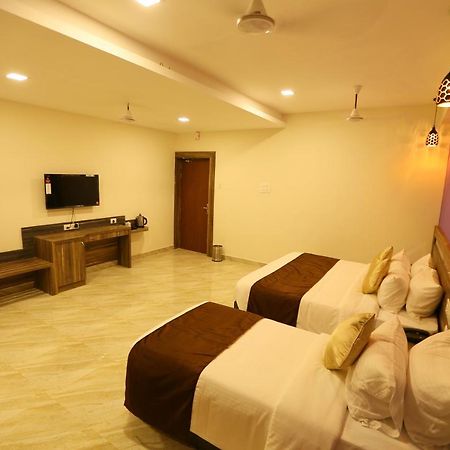 Mehar Inn Hotel Karaikkudi Esterno foto